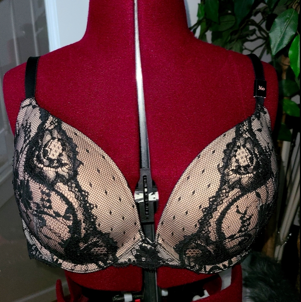 NWT VICTORIA'S SECRET SEXY LACE BRA